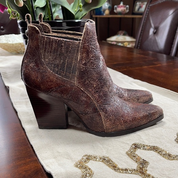 DONALD J PLINER Ankle Boots - Picture 2 of 7